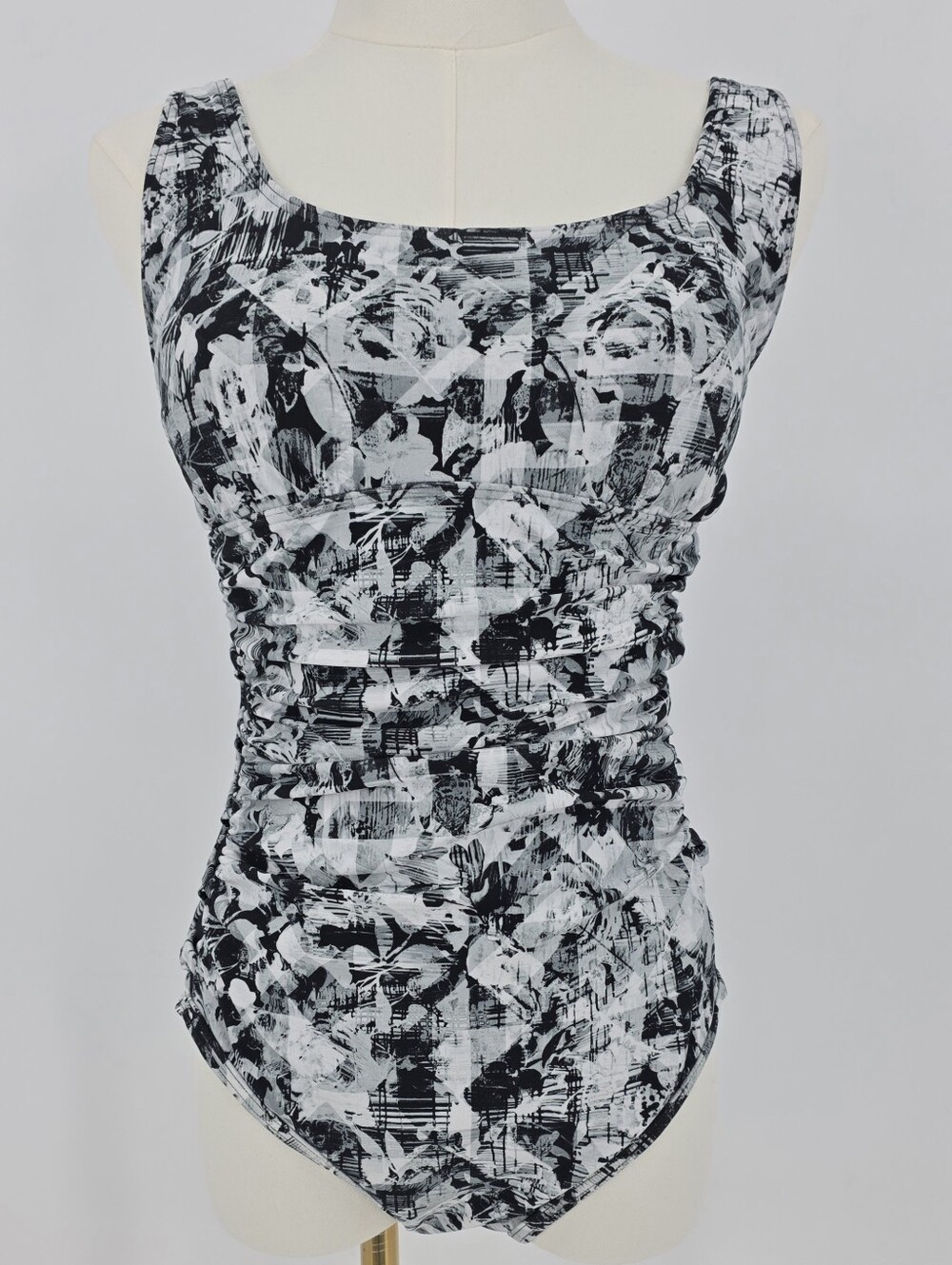 TYR One Piece Swimsuit Women 10 Black White Ruched Side Cutout Padded Swim